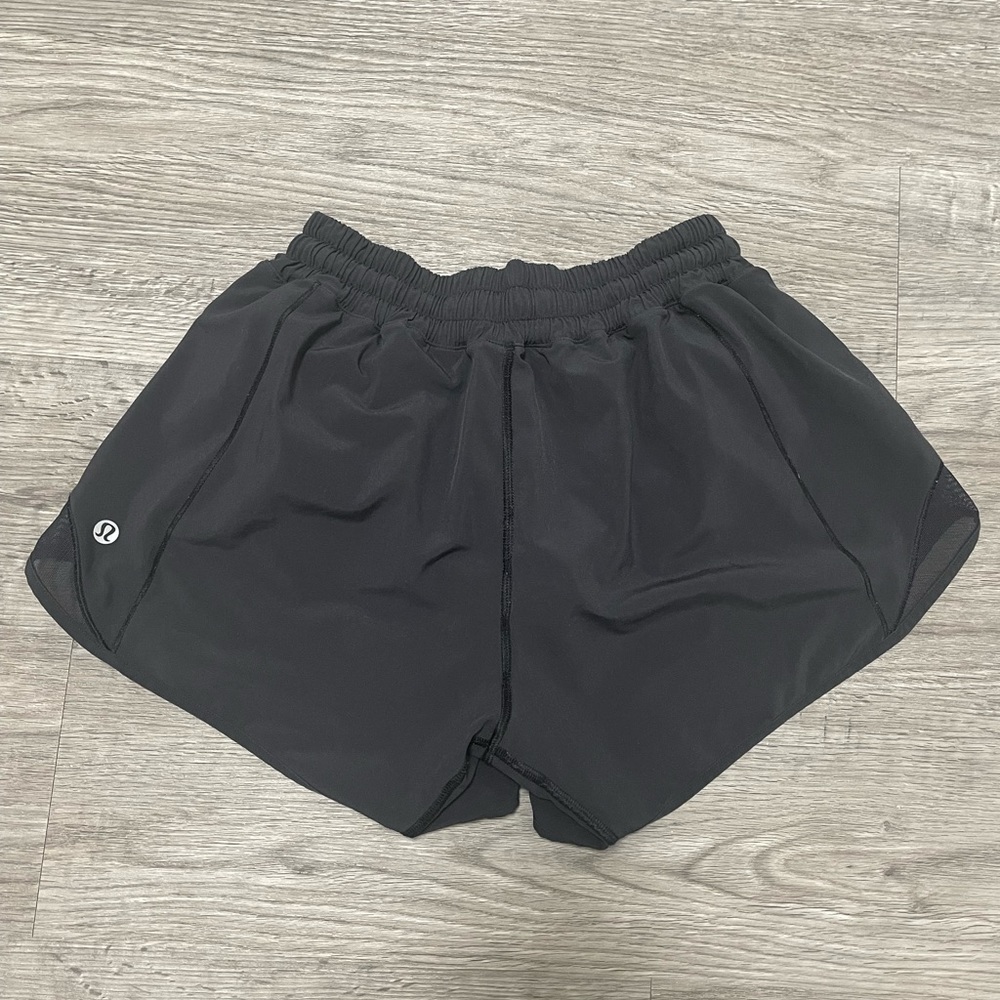 LULULEMON HOTTY HOT 2.5” SHORTS